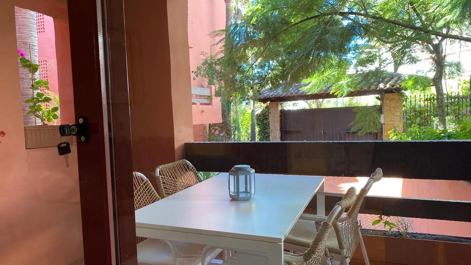 Apartment Don Carlos Marbella Beach Spain